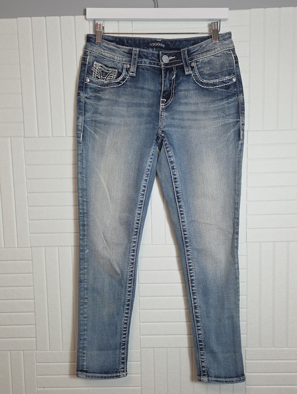 Vigoss Capri Jeans With Embellished Back Pockets Size 4
